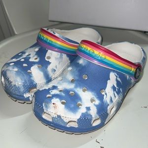 Cloud with rainbow strap c10 crocs.